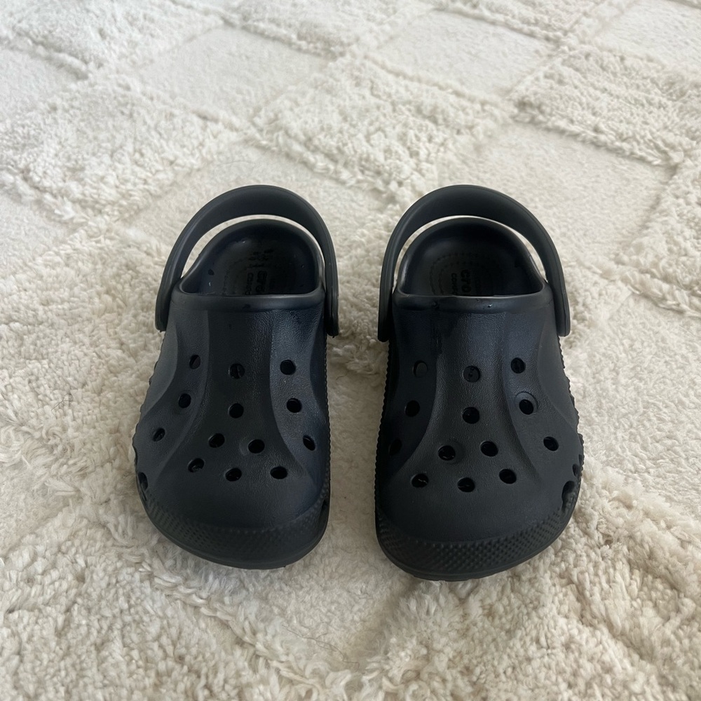 Kids Black Clogs - Picture 2 of 6